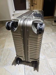 Rimowa original 鋁合金行李箱 Check-in M