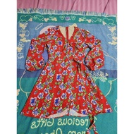 Uniquely designed long-sleeved red floral dress. waist 72cm, bust 86cm, length 86xm