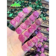 Delicate and feminine 4-leaf clover pendant brings good luck