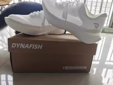 2025 new summer hot sale lightweight breathable professional marathon comfortable running shoes fitn
