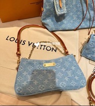 Lv Pochette 牛仔腋下包
