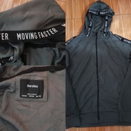 BLACK HOODIE (BERSHKA)