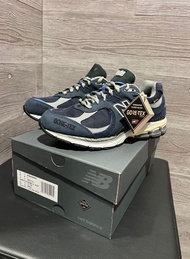 n.hoolywood x INVINCIBLE x NB 2002R Blue Unisex Sneakers