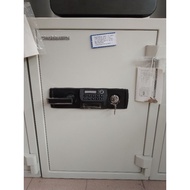 CHUBB CASTLE SAFE BOX 185KG PETI BESI CHUBB CASTLE 080(185KG)