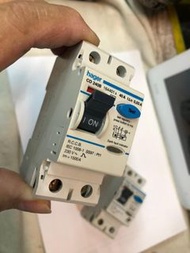 hager 40 A雙線 漏電斷路器 9成新平讓