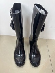 Chanel 香奈兒 黑色山茶花雨靴 37碼 經典款中古雨靴，成色如圖，原始成色未護理過，無盒無配件