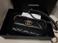 Chanel 19 WOC 手機包