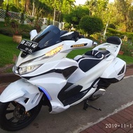 MODIFIKASI PCX GOLDWING (Putih)