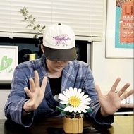 Free shipping Official licensed G-Dragon 818 BLOOM Limited Edition Building Block Set Gift Box Trend