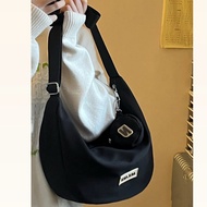 [Dumpling Bag] [Ingenuity Water Cup] 2023 Autumn Winter One-Shoulder Messenger Bag Dumpling Bag Female Bag Niche Design Bag Female Large-Capacity Child