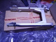GENIUNE SWING ARM HONDA WAVE 100/WAVE ALPHA OLD