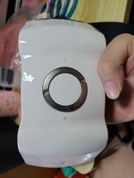Breo 頸部按摩器