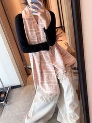 Celine 粉色圍巾