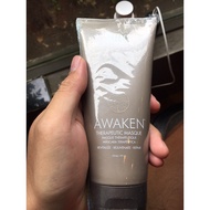 Surface Awaken Therapeutic Masque Surface Awaken Therapeutic Masque adds vitality and restores hair.