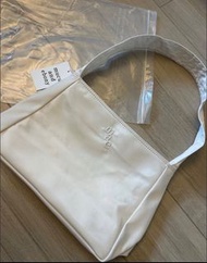 Mucu and Ebony 奶油色腋下包