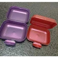 Tupperware At Lunch box/oyster keeper (1pc)