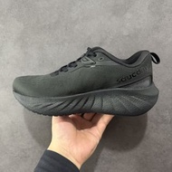 Saucony Triumph 21 黑色跑鞋