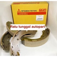 BRAKE SHOE REAR BRAKE PADS TRITON PAJERO 4600A106