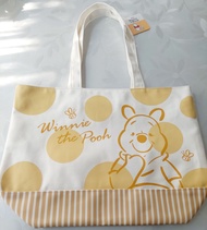 กระเป๋าสะพายผ้าหมีPoohลายลิขสิทธิ์แท้พร้อมส่งจากไทย