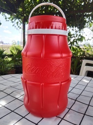 [[ พร้อมส่ง]] กระติกน้ำโค๊ก coke สินค้าพรีเมี่ยม ความจุ 1.2 ลิตร ใช้งานสะดวก มีหูหิ้ว ของสะสม