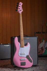 Gusta Bonnie 4 String Bass เบส 4 สาย รับประกันศูนย์ Music Arms
