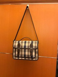 Aquascutum 格紋斜背包