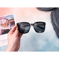Black unisex B55 sunglasses