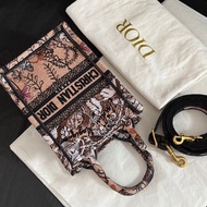 Dior mini book tote 豎版 花朵刺繡包 手提包 胭脂粉 限量版
