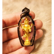 泰国佛牌  爱神Trimurti 泰语称这批名为 “坤钱坤金”泰国国宝级聖僧- 龍婆坤佛寺 - Wat Banrai佛历 - 2556 （2013年）据说爱神三面其一是四面佛的分身，挟带四面佛强大能量