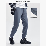 GIORDANO ผู้ชาย  กางเกงจ็อกเกอร์พิมพ์ลายแบรนด์ Athleisure Joggers เชือกผูกเอวยางยืด สปอร์ต เรียบง่าย