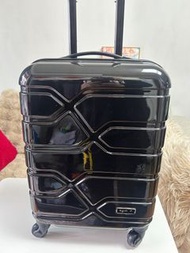 可上廉航：20吋正品名牌Agnis B 亮黑行李箱； 20 inch Agnis B luggage for handcarry 55 x 36 x 22cm 送保護套