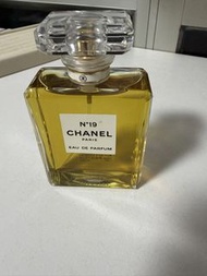 Chanel No. 19 Eau de Parfum 香水
