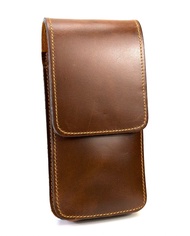 Chinatown Leather กระเป๋าหนังวัวแท้ ร้อยเข็มขัด ใส่มือถือ ฝาตั้ง  iPhone6-7 พลัส สีน้ำตาลแทน
