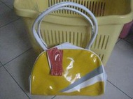 全新轉賣 運動品牌~安踏ANTA黃色白底相間防水保齡球小包側背包肩背包 出清