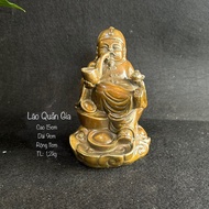 Old Butler - statue of Old Butler Tham Van Tam