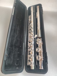 YAMAHA 221.  FLUte95%. Like New  長笛