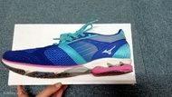 #龍年行大運 美津濃 女路跑鞋23.5 慢跑鞋 抓地力超好 藍粉紅