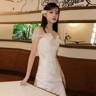 Simple Elegant น้ําหนักเบาชุดแต่งงานชุดเจ้าสาวซาตินวัสดุเอวสูง Simple COLLAR Design สําหรับ 18-25 ปี