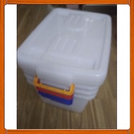 Duy Tan plastic bin with wheels 55L 60,5 x 42,5 x 31,5 (cm)