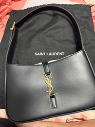 YSL Saint Laurent Le 5 à 7 Hobo 手袋