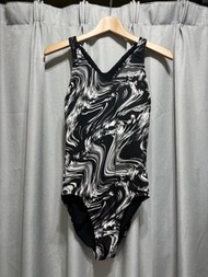 【全新Nike泳衣】連身泳衣  M 一件式修身顯瘦版型 夏天 沙灘 海邊 衝浪 游泳 泳裝