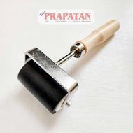 Rubber Roll Iron 5cm Wood Handle 705 | Roll Lino