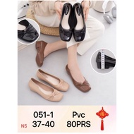 Women's work shoes made of pvc material