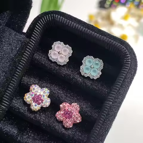 1 PCS New Fashion Four Leaf Clover Zircon Crystal Ear Bone Nail 316L Medical Titanium Steel Earrings