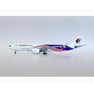 Airlines A330-900 Neo 9M-MNG Diecast display model 1/400