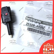 4 PIN  BRAKE SWITCH/ STOP LAMP SWITCH NISSAN LIVINA LATIO SYLPHY G11, TEANA  25320-AX00C