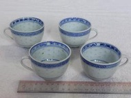 茶杯(24)~陶瓷~有耳~菊花~米粒杯~中國~MADE IN CHINA~4個合售
