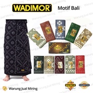 Sarung WADIMOR Motif Bali Pria Laki Tenun Tradisional Songket Kain Batik Premium Dewasa Cowo Cowok Sholat Shalat Solat Lebaran Daerah Jawa Pekalongan Lombok Pria Pesantren Masjid Muslim Islam Untuk Peci Baju Koko Grosir Murah Warna Hitam Merah Hijau