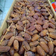 Kurma Tunisia Tangkai 1 kg / Kurma tangkai segar / Kurma tangkai Sejenis falm fruit / Kurma tangkai 