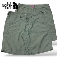 The North Face ️ Waist: 33 Length: 18.5 Leg Ends: 11 Can Be Folded